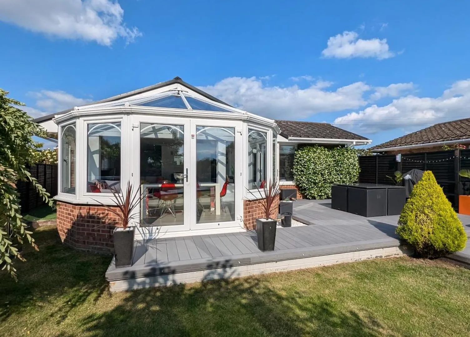 Thames Riverside Retreat Serene 3 Bed Bungalow Walton-on-Thames