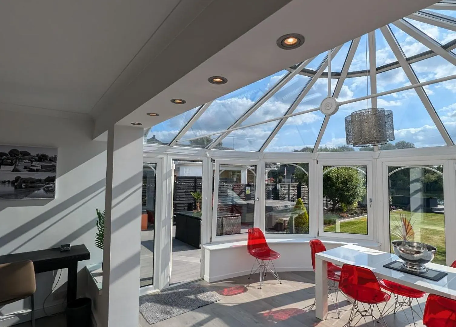 Сasa de vacaciones Thames Riverside Retreat Serene 3 Bed Bungalow Walton-on-Thames